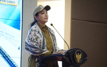 Lantik Pengurus PWI Dharmasraya, Bupati Annisa ajak Wartawan jadi Garda Terdepan Pers Profesional dan Berkompeten