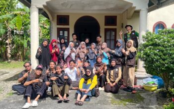 Gulma Liar Disulap Jadi BIOSAKA, Mahasiswa KKN Unand Dorong Pertanian Berkelanjutan di Cubadak Gadang