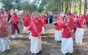 ASN MTsN 3 Padang Ikut Sukseskan Game dan Outbound Kankemenag
