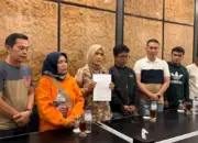 Perselisihan di Jalan Bandara Padang Berakhir Damai, Kombes Pol Teddy Fanani dan Bill Irzano Saling Berpelukan