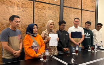 Perselisihan di Jalan Bandara Padang Berakhir Damai, Kombes Pol Teddy Fanani dan Bill Irzano Saling Berpelukan