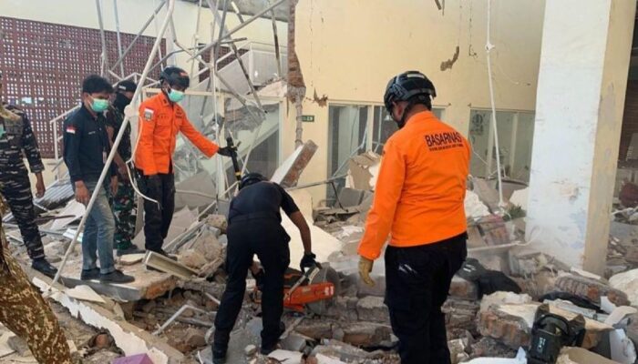 Gempa M7,7 Guncang NTT, 14 Orang Meninggal Dunia dan Puluhan Bangunan Rusak