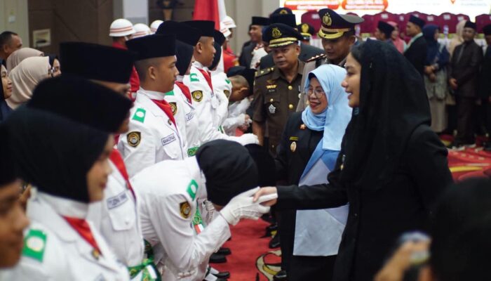 Bupati Annisa Kukuhkan 54 Paskibraka Dharmasraya 2026
