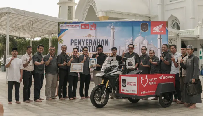 Honda Hayati Serahkan Becak Motor untuk Dukung Operasional Masjid Al Hakim