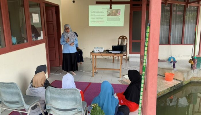 UPERTIS Perkuat Peran Kader Dampingi Keluarga Pasien Pasca Stroke