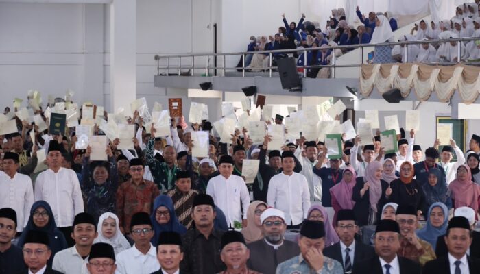 Selembar Sertifikat Menjaga Amanah Tanah Wakaf