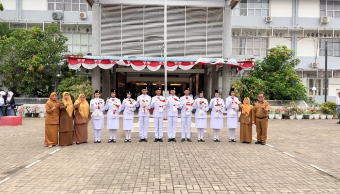 Dari Kota hingga Kementerian, 10 Pelajar SMAN 1 Padang Dipercaya Kibarkan Merah Putih
