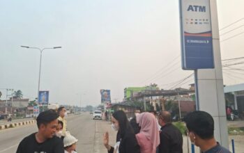 BRI Dharmasraya Bagikan Masker Gratis untuk Warga Terdampak Kabut Asap