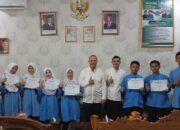 Promosikan Madrasah, Murid MAN Kota Solok Diberi Penghargaan