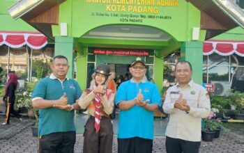 Dilepas Kakankemenag,  Puan Wirza El Putri Anggota Pramuka MTsN 1 Padang Menuju Jamnas 