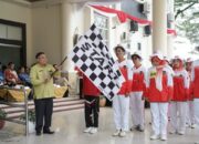 Meriahkan HUT RI, Kakankemenag Solok Selatan Fitriyoni Lepas Peserta Jalan Santai Antarnagari