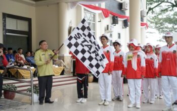 Meriahkan HUT RI, Kakankemenag Solok Selatan Fitriyoni Lepas Peserta Jalan Santai Antarnagari