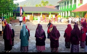Semarak HUT Kemerdekaan, MAN 1 Pasaman Gelar Upacara dengan Nuansa Adat Minangkabau