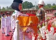 HUT Kemerdekaan, Lativa Ikhwani Siswi MAN 1 Sijunjung Pembawa Baki Bendera Merah Putih