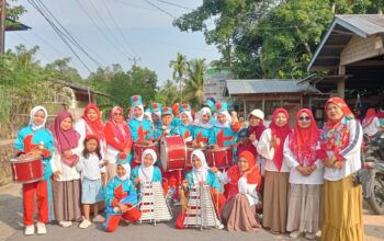 MTsN 4 Sijunjung Meriahkan Pawai Alegoris  Nagari Sumpur Kudus Selatan