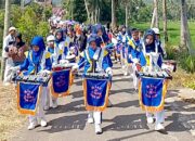 Tampil Memukau, Drumband MTsN 15 Tanah Datar Raih Penghargaan Pawai Alegoris Nagari Tanjung Barulak