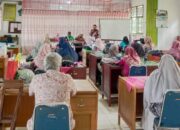 Optimalkan Mutu dan Persiapan Akreditasi, Pengawas Madrasah Dampingi Guru dan Staf TU MAN 2 Pasaman Pengisian Aplikasi MAGIS