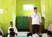 Wujudkan Asta Protas Peningkatan Ekonomi Umat, Kakankemenag Pariaman Salurkan Zakat ASN