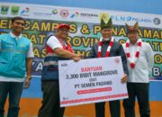 PT Semen Padang Serahkan 3.300 Bibit Mangrove untuk Dukung Tobat Ekologis di Sumbar