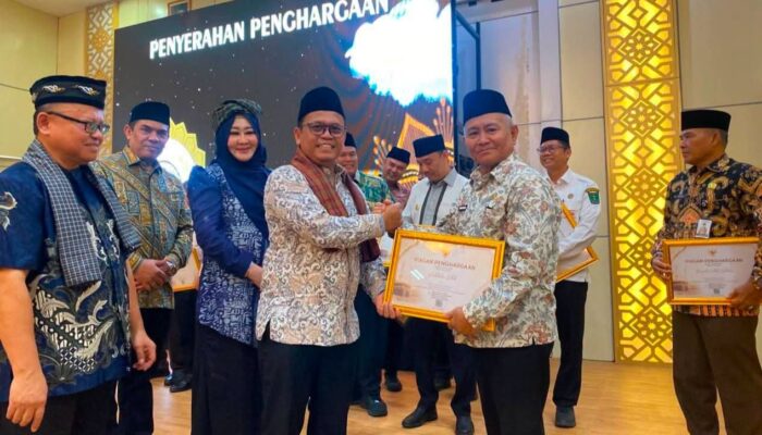 Komitmen Dukung Kelancaran Penyelenggaraan Haji, Pemko Solok Terima Penghargaan