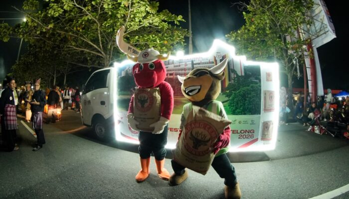 PT Semen Padang Semarakkan Festival Pawai Telong-Telong HJK Padang ke-357