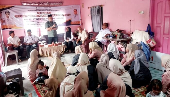 Salurkan Pokir untuk Pelatihan Menjahit, Rafdinal Dorong Perempuan Mandiri Secara Ekonomi