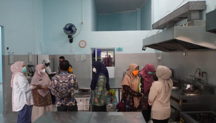 Pastikan MBG Aman dan Bergizi, Tim Satgas Padang Panjang Monitoring 7 SPPG