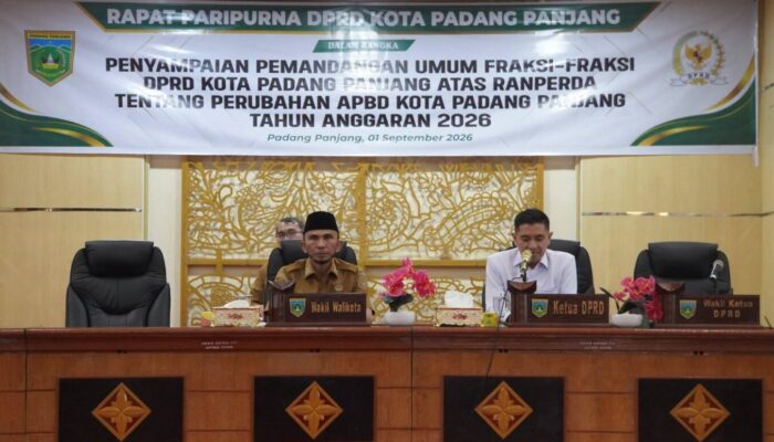 Lima Fraksi DPRD Padang Panjang Sampaikan Pemandangan Umum Perubahan APBD 2026