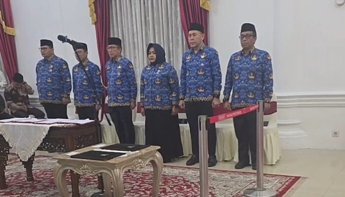 Gubernur Sumbar Lantik 6 Pejabat Eselon II