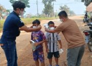 Udara Semakin Buruk di Dharmasraya, PT TKA Bagikan Masker
