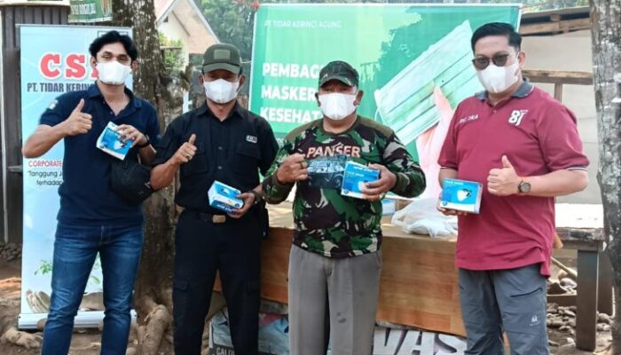 Kualitas Udara Memburuk, PT TKA Bagikan Masker untuk Warga Dharmasraya