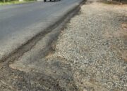 Pengerjaan Jalinsum Lamban, Bahu Jalan dengan Badan Jalan Tinggi, Pengendara Harus Ekstra Hati Hati
