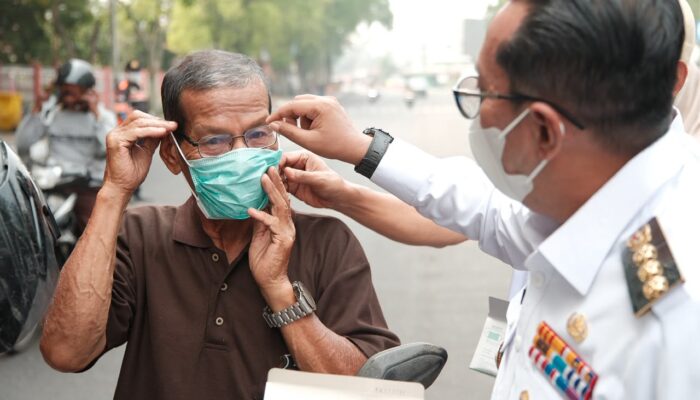 Kabut Asap Meningkat, Bupati Eka Putra Imbau Masyarakat Kurangi Kegiatan di Luar Ruangan