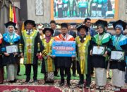 “Pergi Sejauh Mungkin, Jangan Kehilangan Akar”, Pesan Rektor UIN Bukittinggi kepada 1.723 Wisudawan/ti