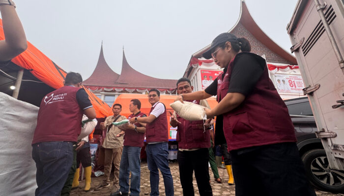 Banjir Bandang Solok, Honda Hayati Gerak Cepat Salurkan 200 Paket Sembako
