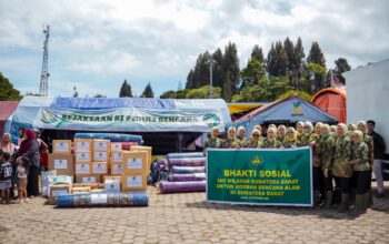 Bentuk Kepedulian, Kejati Sumbar bersama IAD Salurkan Bantuan Korban Galodo Solok