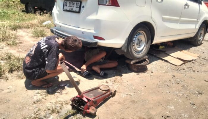Liput Mobil Bermasalah Usai Isi Pertalite, Mobil Wartawan di Kota Padang Akhirnya Ikut Masuk Bengkel