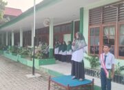 Berilmu Harus Beradab, Pesan Pembina Upacara MTsN 2 Padang kepada Murid