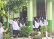 Upacara Bendera MAN 1 Pasaman, Ade Pabrian : Jaga Lingkungan dan Manfaatkan Waktu.
