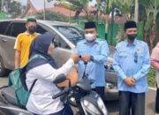 Kabut Asap Menyelimuti Solok Selatan, Kakankemenag Turun Bagikan Ribuan Masker