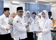 Kakankemenag Sijunjung Serahkan Piagam dan Medali OMI, MAN 2 Sijunjung Raih Dua Peringkat I   
