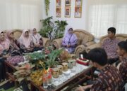 Kepala MAN 1 Tanah Datar Rika Maria  Beri Motivasi dan Urai Strategi Sukses Peserta OBA Nasional dan OMI Provinsi