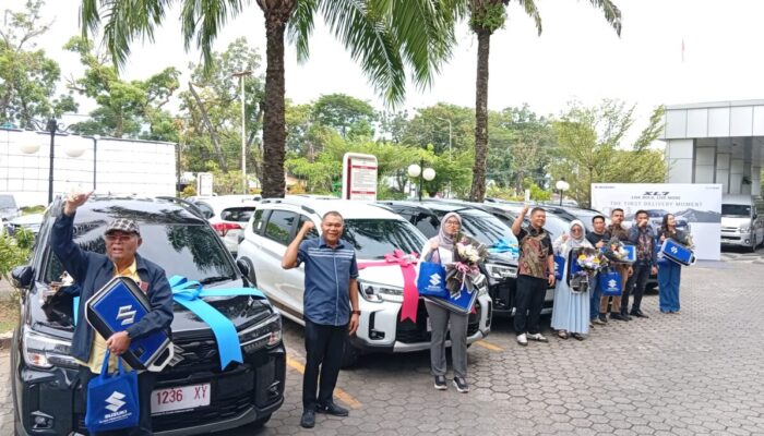 PT EPM Serahkan 5 Unit Perdana, Suzuki XL7 Terbaru  Resmi Mengaspal di Sumbar