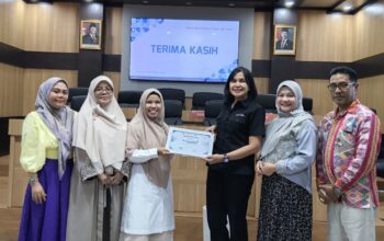 Atika Suri, Pimred Garuda TV Berbagi Ilmu Public Speaking dan Media Digital di Pascasarjana FISIP UNAND
