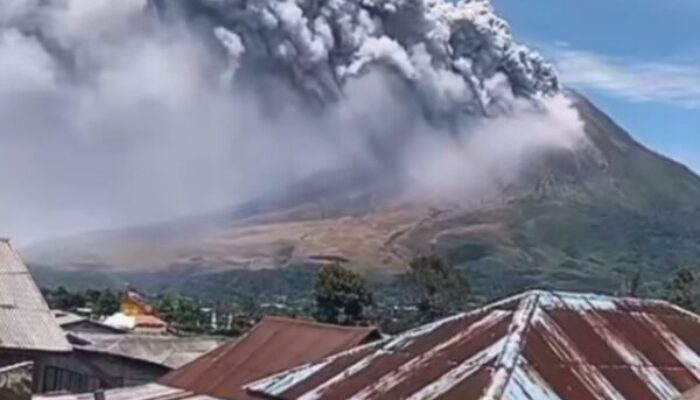 Aktivitas Gunung Sinabung Meningkat, Warga di Sejumlah Desa Diarahkan ke Zona Aman