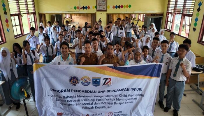 Tim Pengabdian UNP Tingkatkan Motivasi Belajar Siswa SMAN 2 Sipora Lewat Program Sekolah Bahagia Mentawai