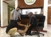 Kaki Palsu Pulihkan Harapan, UPZ BAZNAS Semen Padang Bantu Rahma Kembali Berjalan dan Produktif