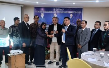 65 Advokat Terima KTA Gratis, Deklarasi DPD PERADI Profesional Padang jadi Awal Konsolidasi Profesi