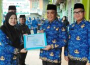 Upacara Hari Kesaktian Pancasila, MTsN 2 Kota Sawahlunto Terima Penghargaan Terbaik I Serapan Anggaran Triwulan III 
