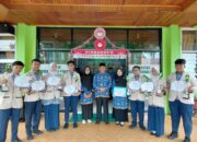 Kankemenag Beri Penghargaan Siswa MTsN 2 Sawahlunto Lolos OMI Provinsi